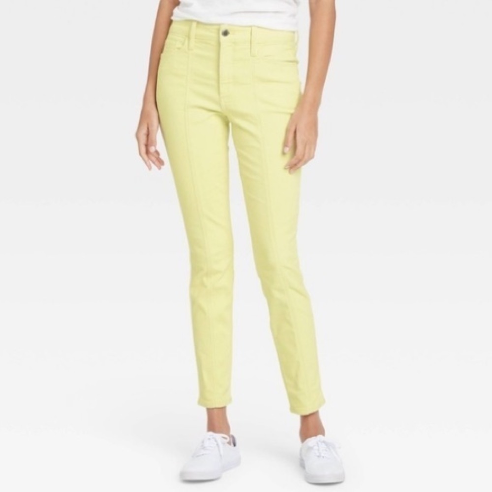 Universal Thread High Rise Skinny Jean | 18 - Picture 2 of 6
